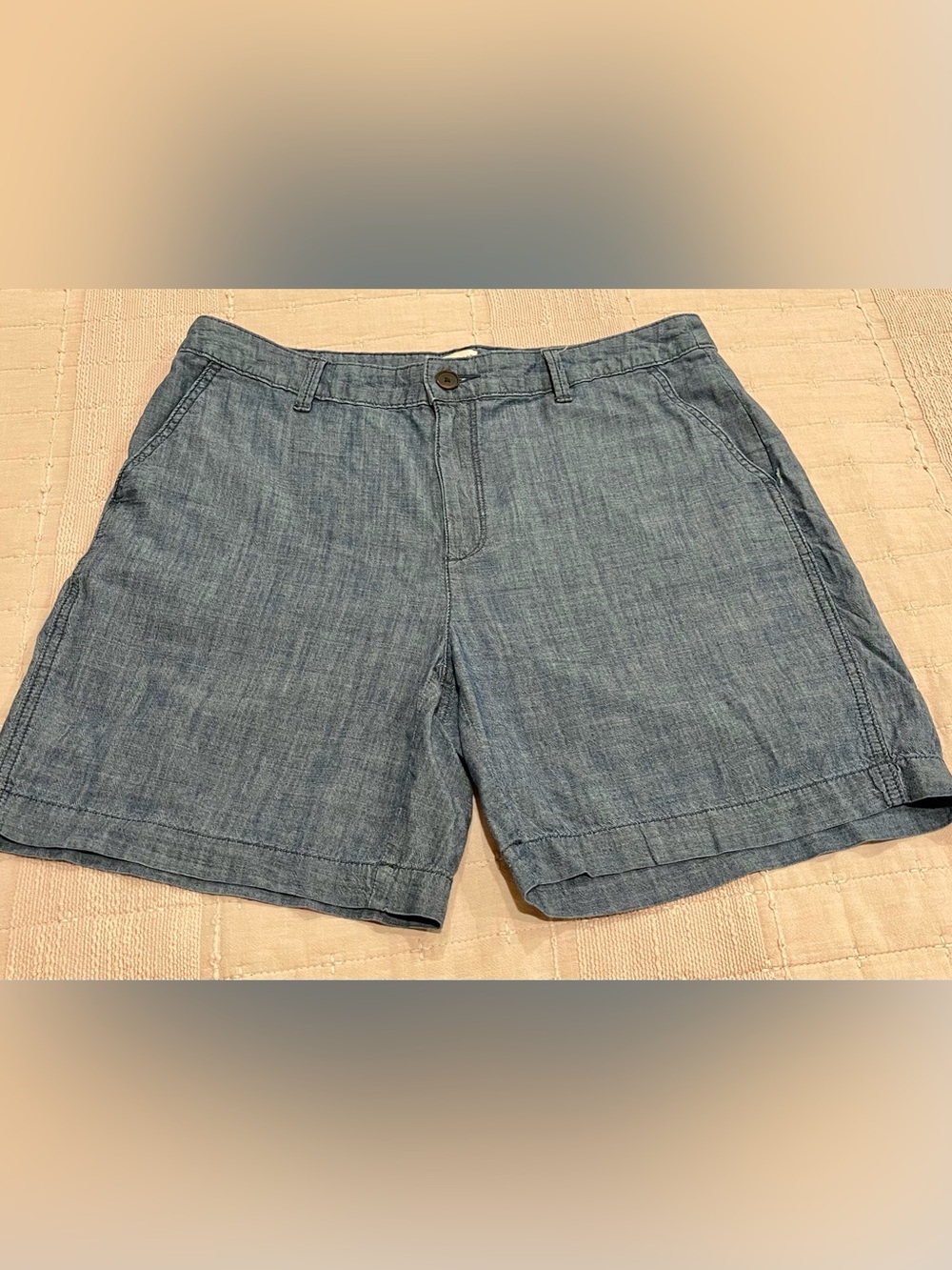 Women’s Lightweight Chambray Shorts - Blue